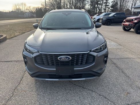 Used 2025 Ford Escape Platinum image 2
