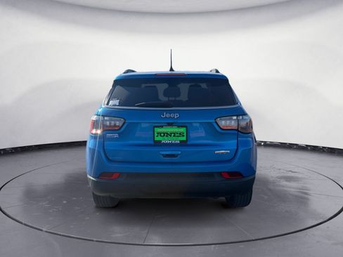 Used 2022 Jeep Compass Latitude FWD image 5