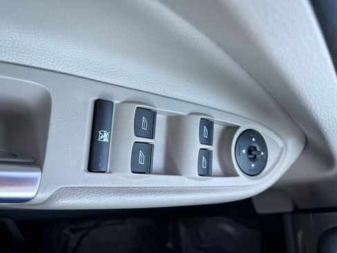 Used 2017 Ford Escape SE image 21