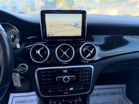 Used 2014 Mercedes-Benz CLA 250 image 12