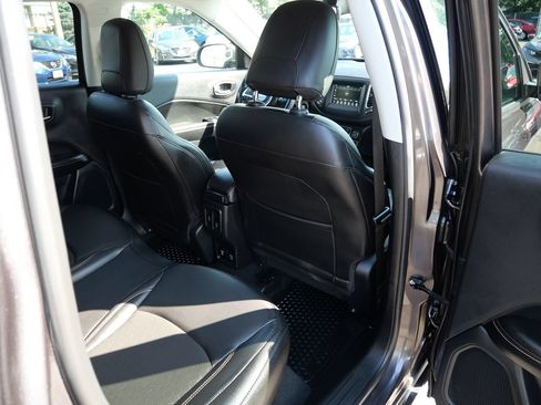 Used 2021 Jeep Compass Latitude w/ Driver Assistance Group AWD/4WD image 28