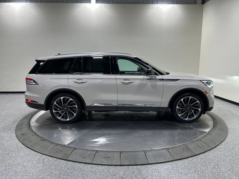 Used 2022 Lincoln Aviator Reserve w/ Equipment Group 201A AWD/4WD image 6