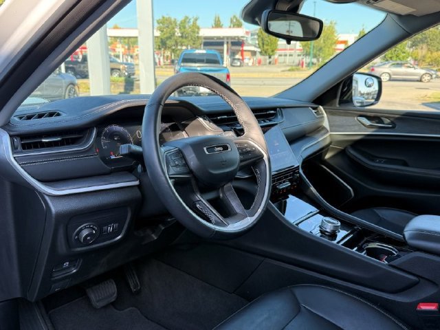 Used 2021 Jeep Grand Cherokee L Limited w/ Trailer Tow Group (B) AWD/4WD image 12