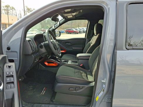 Used 2025 Nissan Frontier PRO-4X w/ Pro Convenience Package image 14