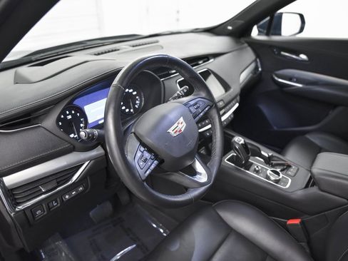 Used 2019 Cadillac XT4 Premium Luxury image 16