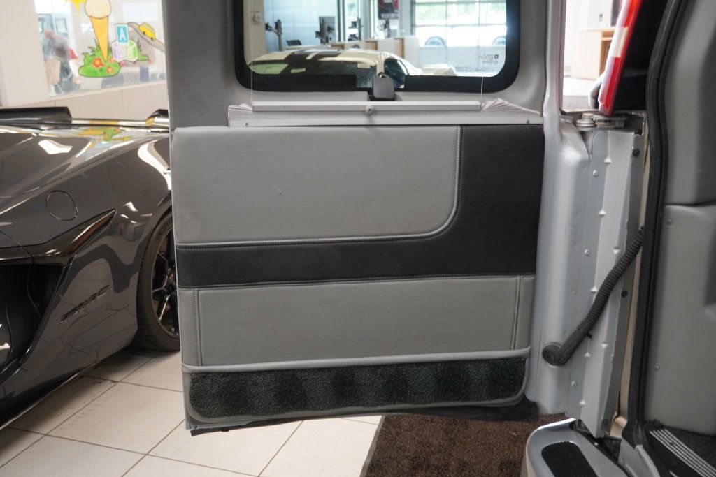 Used 2013 GMC Savana 1500 AWD image 12