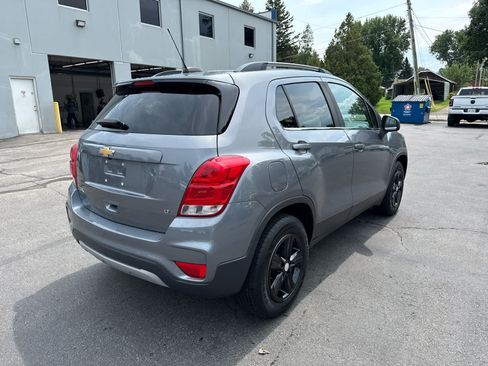 Used 2020 Chevrolet Trax LT FWD image 3