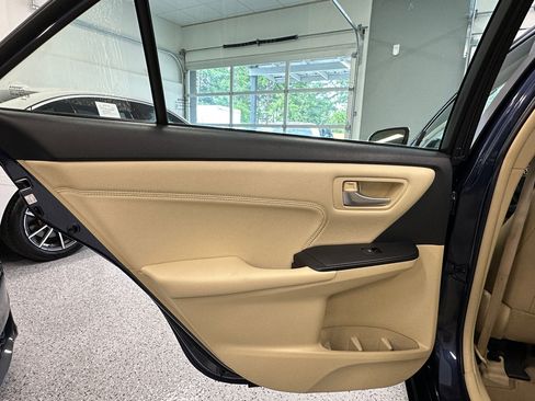 Used 2015 Toyota Camry XLE image 20