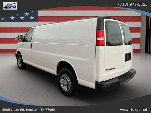 Used 2021 Chevrolet Express 2500 w/ Driver Convenience Package RWD image 6