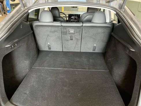 Used 2023 Tesla Model Y Long Range AWD/4WD image 24