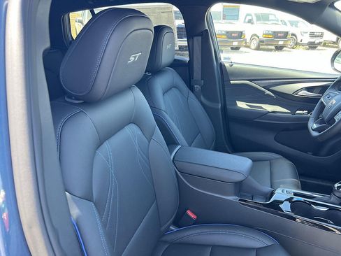 New 2026 Buick Envista Sport Touring w/ Convenience II Package FWD image 28