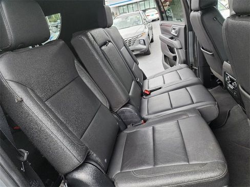 Used 2023 Chevrolet Suburban LT image 16
