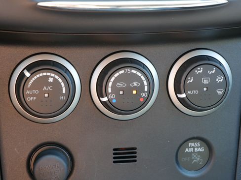 Used 2012 Nissan Rogue SL AWD/4WD image 23