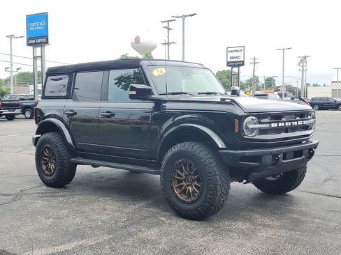 Used 2024 Ford Bronco Outer Banks AWD/4WD image 3
