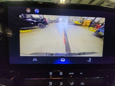 Used 2024 Chevrolet Colorado Trail Boss w/ Advanced Trailering Package AWD/4WD image 20