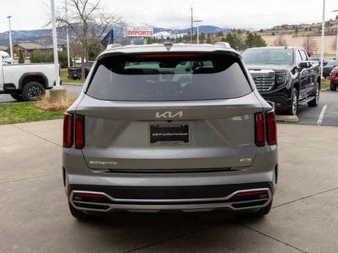 Certified 2023 Kia Sorento EX image 6