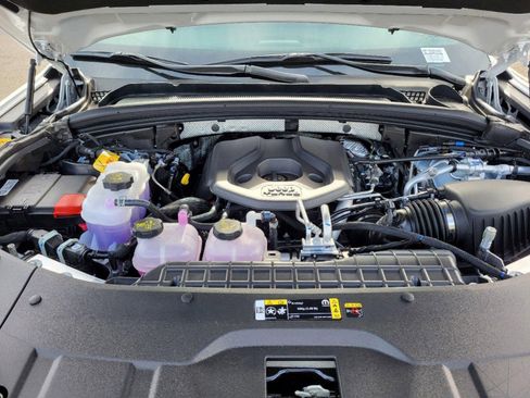 New 2024 Jeep Grand Cherokee Overland w/ Luxury Tech Group IV image 27