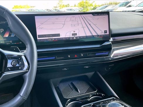 Used 2024 BMW 530i image 6