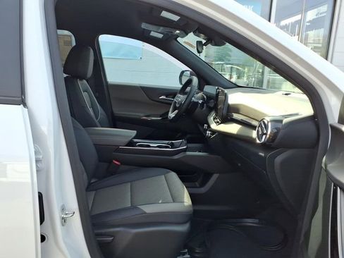 Used 2025 Chevrolet Equinox LT w/ Convenience Package II image 20