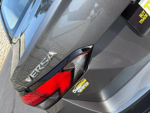 Used 2023 Nissan Versa SV FWD image 11