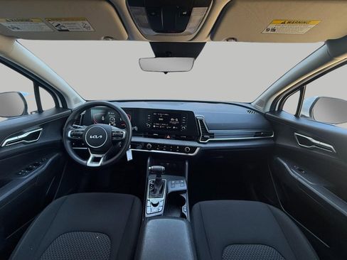 Certified 2025 Kia Sportage LX AWD/4WD image 4