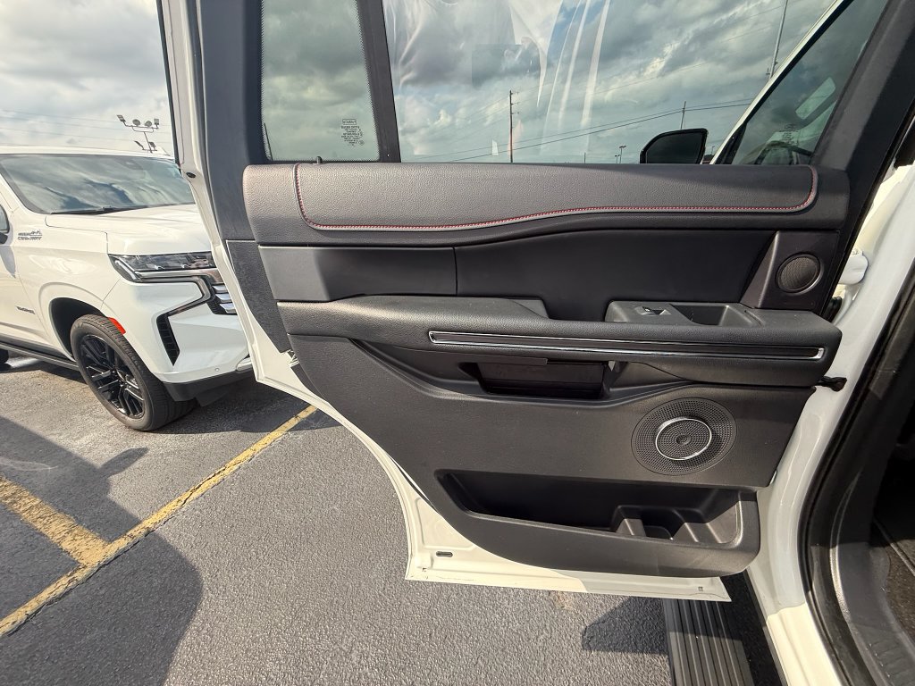 Used 2022 Ford Expedition Limited RWD image 19