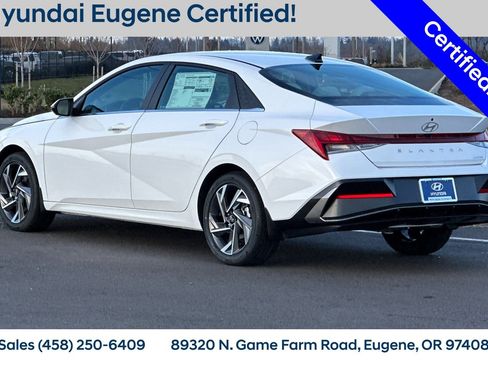 Used 2025 Hyundai Elantra Limited image 7