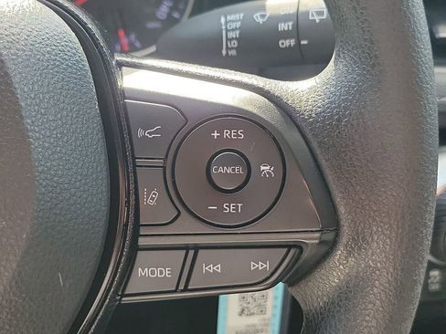 Used 2021 Toyota RAV4 LE image 27