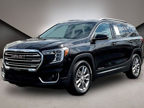 Used 2022 GMC Terrain SLT w/ Infotainment Package II AWD/4WD image 3