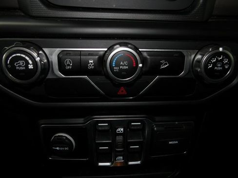 Used 2020 Jeep Wrangler Unlimited Freedom Edition image 27