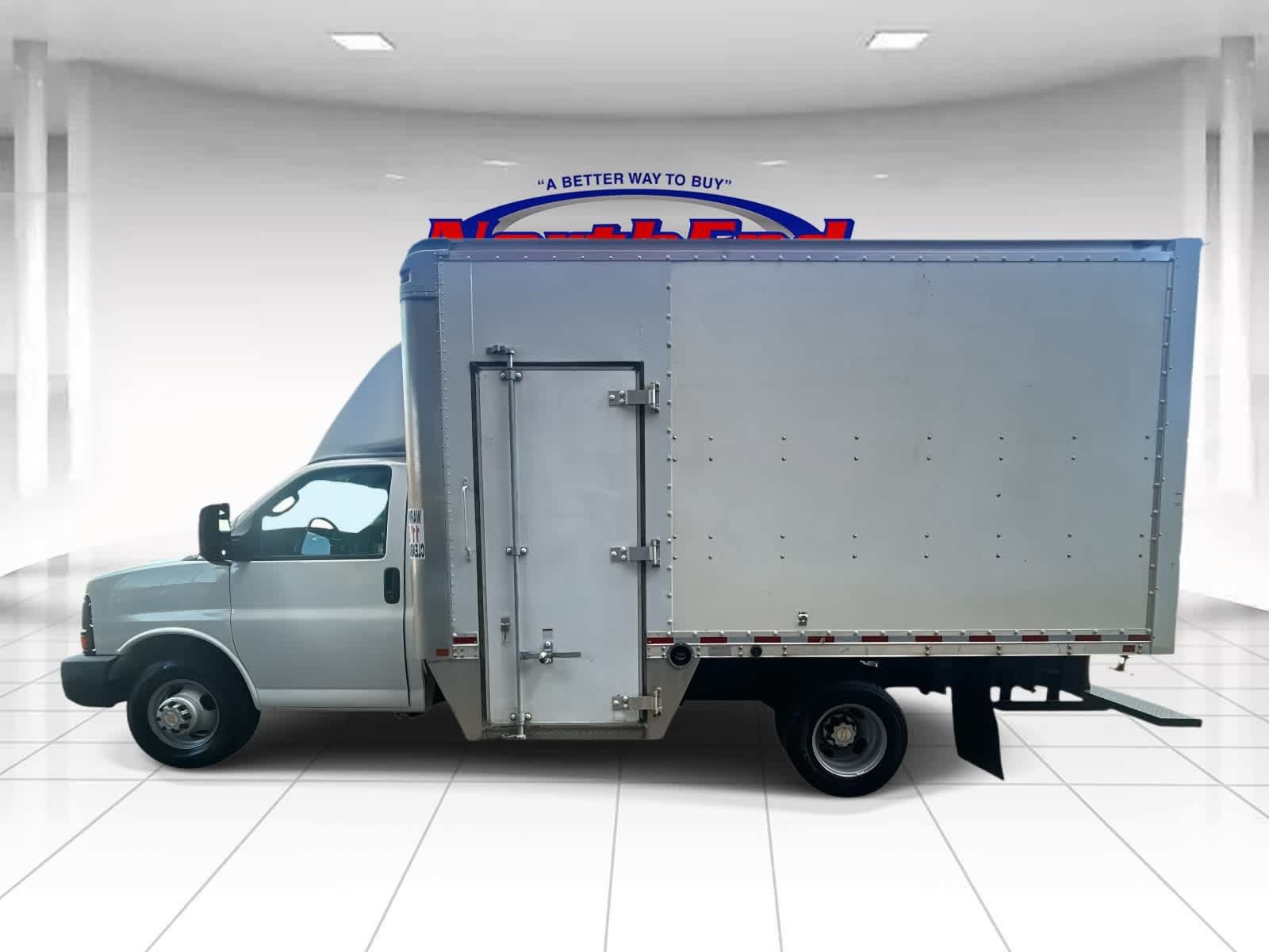 Used 2016 Chevrolet Express 3500 RWD image 7