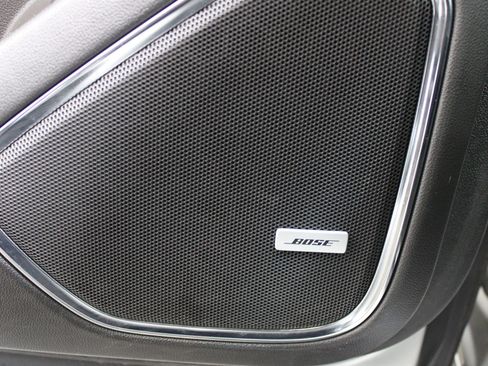 Used 2020 Chevrolet Suburban LT AWD/4WD image 5