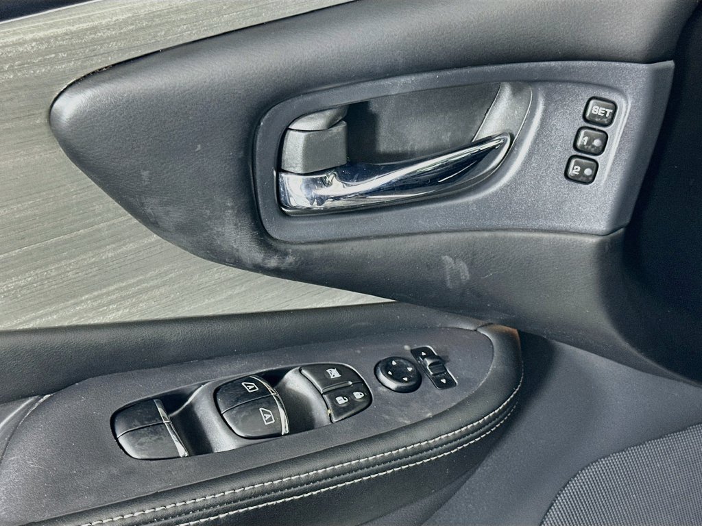 Used 2018 Nissan Murano Platinum FWD image 18