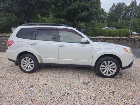 Used 2011 Subaru Forester 2.5X Premium AWD/4WD image 7