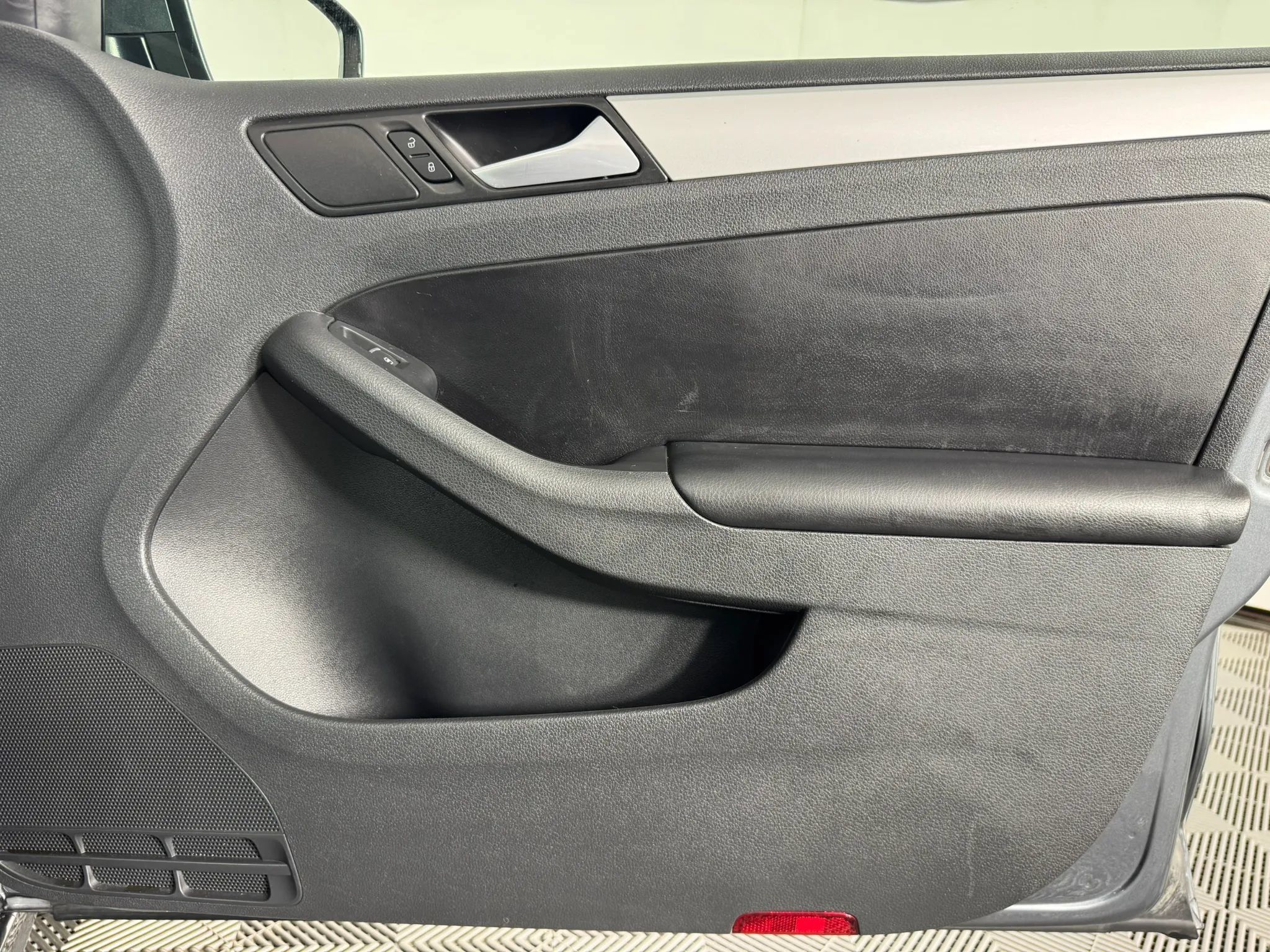 Used 2014 Volkswagen Jetta SE FWD image 36