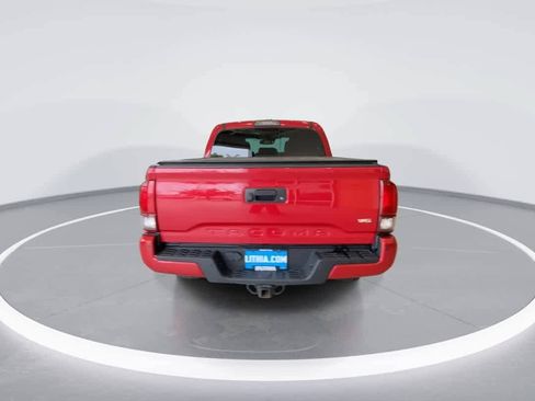 Used 2018 Toyota Tacoma TRD Off-Road AWD/4WD image 7