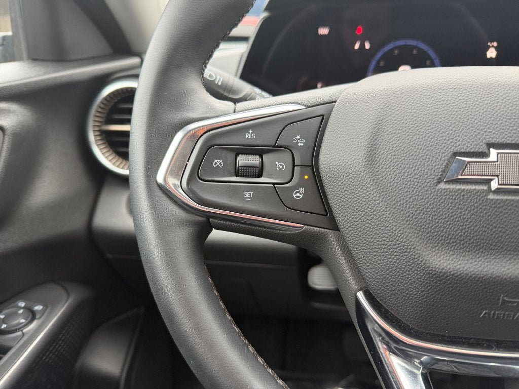 Used 2024 Chevrolet Trax ACTIV w/ Sunroof Package FWD image 16
