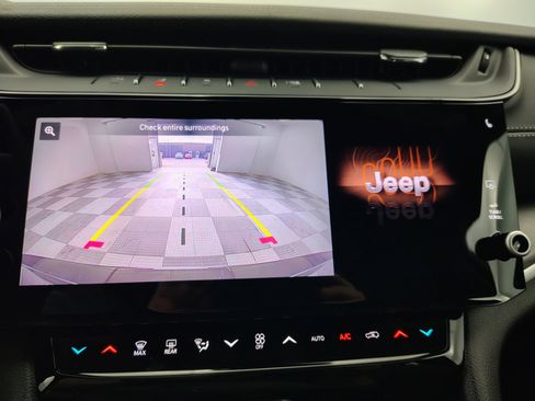 New 2026 Jeep Grand Cherokee L 4WD image 4