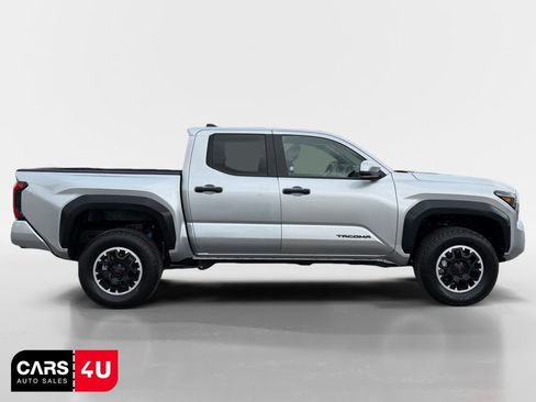 Used 2024 Toyota Tacoma TRD Off-Road image 8