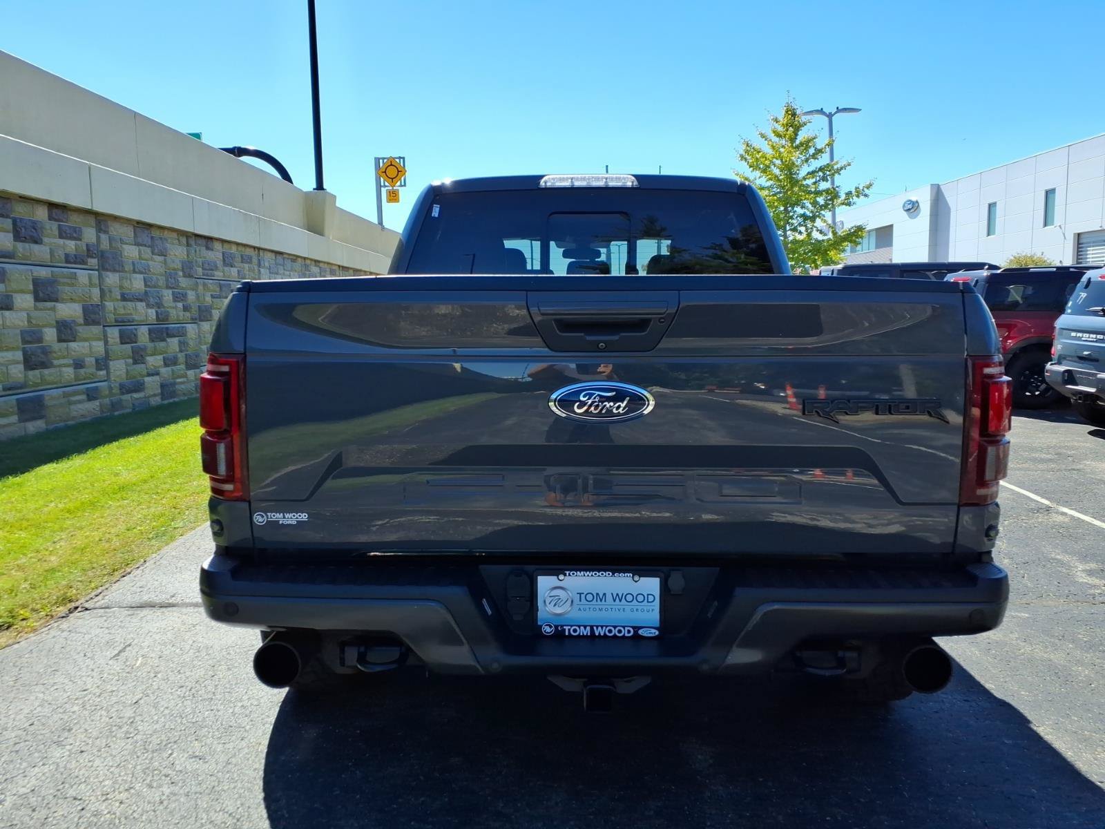 Used 2018 Ford F150 Raptor w/ Equipment Group 802A Luxury AWD/4WD image 9