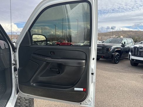 Used 2004 Chevrolet Silverado 2500 LS image 14