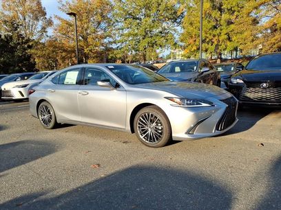 New 2025 Lexus ES 350 w/ Premium Package