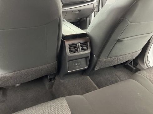 Used 2024 Nissan Rogue SV FWD image 44