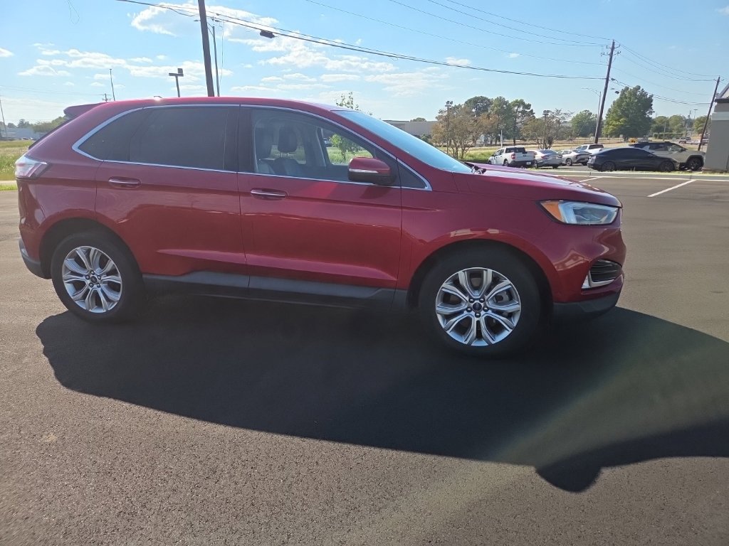 Used 2021 Ford Edge Titanium w/ Equipment Group 301A FWD image 17