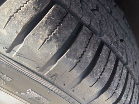 Used 2015 Jeep Cherokee Sport w/ Safety Group image 9