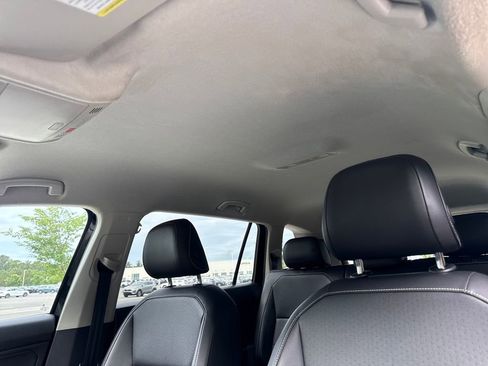 Used 2021 Volkswagen Tiguan SE FWD image 30