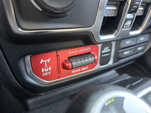 Used 2024 Jeep Wrangler Willys image 33