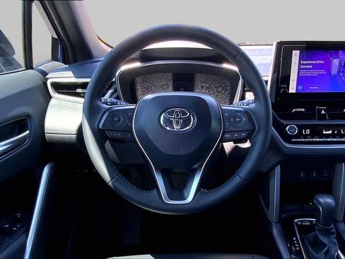 Used 2025 Toyota Corolla Cross AWD Hybrid w/ Convenience Package image 6
