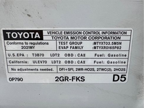 Used 2021 Toyota Tacoma TRD Off-Road w/ Technology Package AWD/4WD image 27