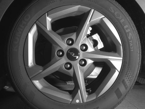 Used 2025 Kia K4 LXS image 14